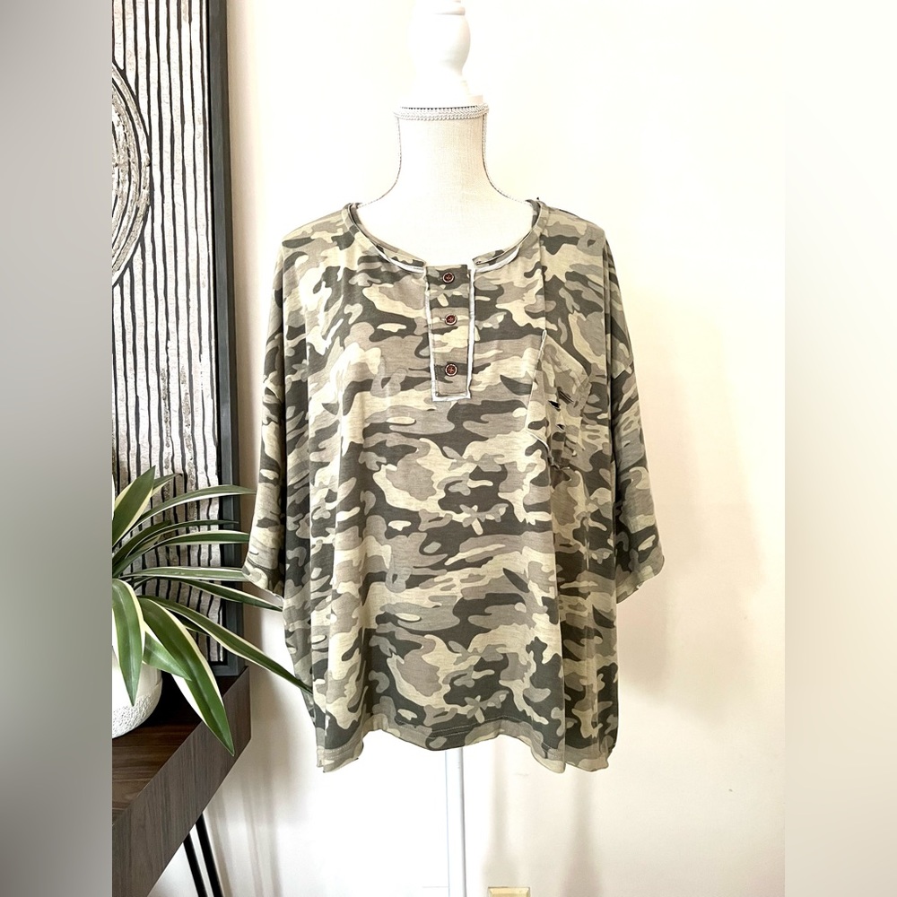 POL Camouflage Slouchy T-Shirt Size Large